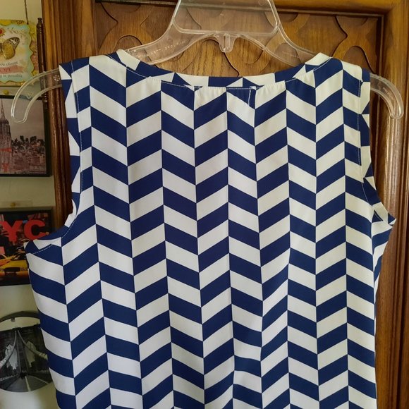 3/$15 Soda Pop Herringbone Printed Tank Blouse - Navy, Size XS - Picture 8 of 15